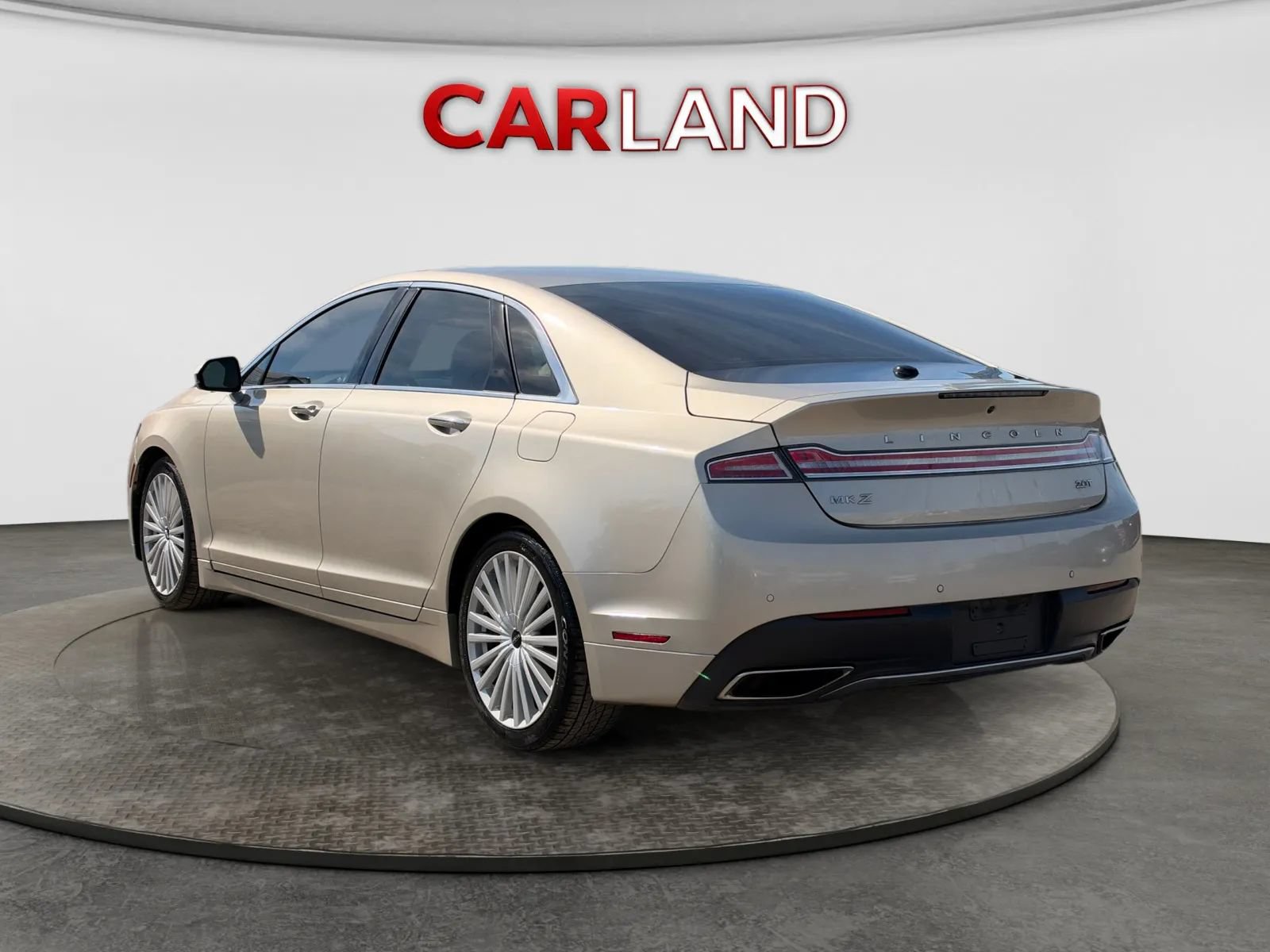 Used 2017 Lincoln MKZ Reserve FWD image 4