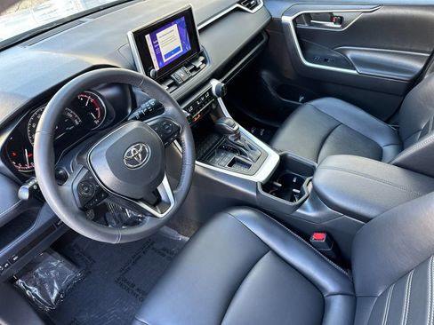 Used 2023 Toyota RAV4 XLE Premium image 10