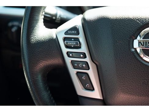 Used 2019 Nissan Titan SV w/ SV Convenience Package AWD/4WD image 18