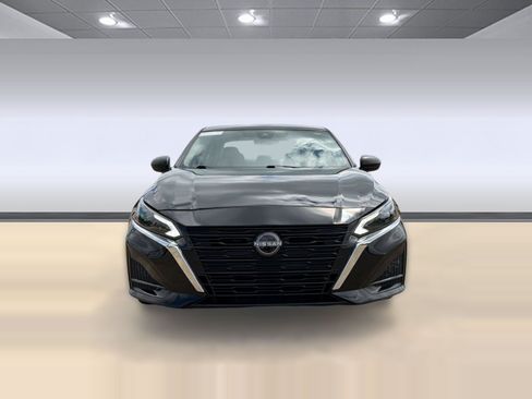 Used 2024 Nissan Altima 2.5 SV FWD image 5