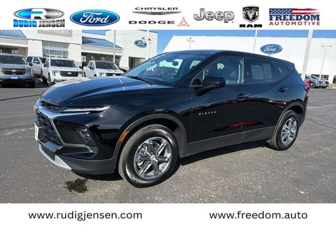 Used 2025 Chevrolet Blazer LT AWD/4WD image 1