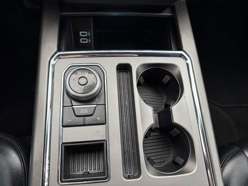 Used 2019 Ford Expedition XLT w/ Equipment Group 201A RWD image 34