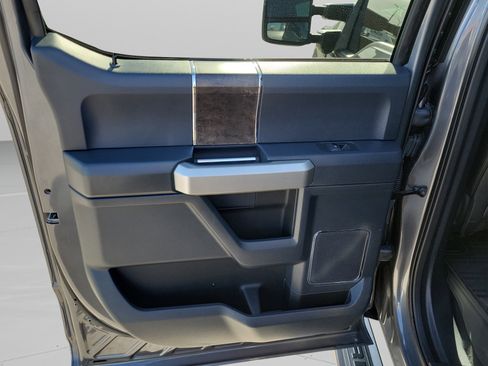 Certified 2022 Ford F350 Lariat w/ Black Appearance Package image 27