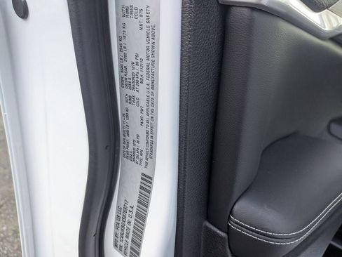 New 2025 Jeep Grand Cherokee L Limited w/ Black Appearance Package image 32