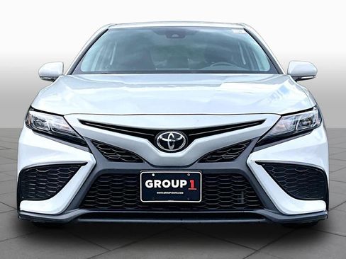 Used 2024 Toyota Camry SE FWD image 4
