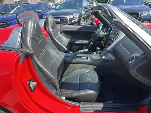 Used 2006 Pontiac Solstice Convertible w/ Premium Package RWD image 15