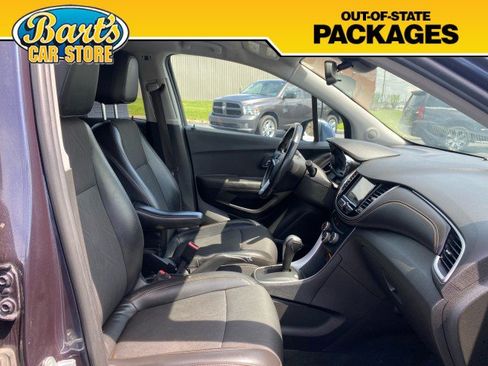 Used 2019 Chevrolet Trax LT w/ LT Convenience Package FWD image 14