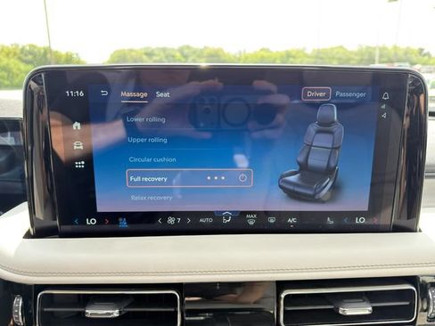 Used 2025 Lincoln Aviator Reserve w/ Equipment Group 201A AWD/4WD image 38