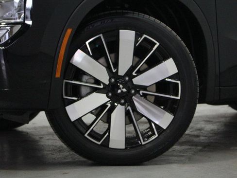 New 2026 Mitsubishi Outlander SEL image 3