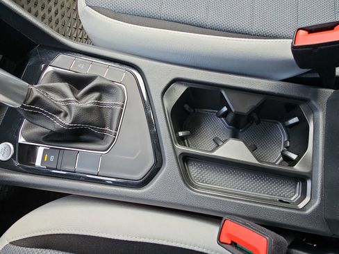 Certified 2025 Volkswagen Taos S FWD image 23