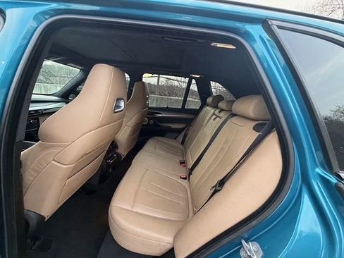 Used 2015 BMW X5 M image 18