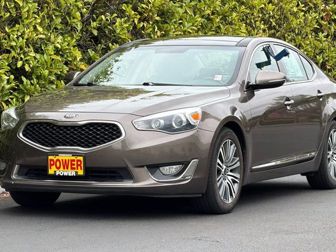Used 2015 Kia Cadenza Premium w/ Luxury Package FWD image 8