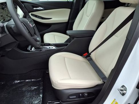 Used 2025 Buick Encore GX Sport Touring w/ Comfort Package image 6