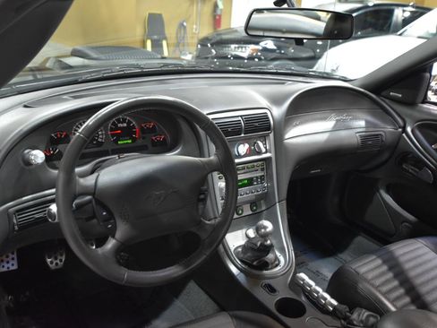 Used 2004 Ford Mustang Mach 1 RWD image 18