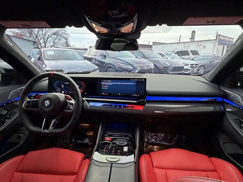 Used 2026 BMW M5 w/ Carbon Package AWD/4WD image 17