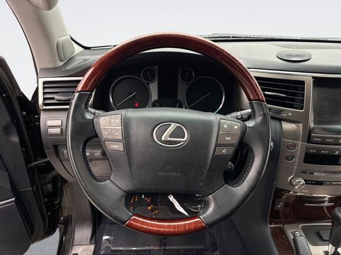 Used 2013 Lexus LX 570 4WD image 12