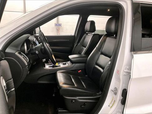 Used 2019 Jeep Grand Cherokee Limited AWD/4WD image 24