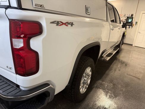 Used 2020 Chevrolet Silverado 2500 LT w/ Convenience Package AWD/4WD image 4