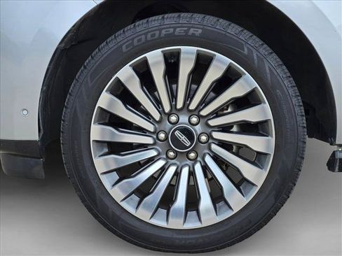 Used 2019 Lincoln Navigator Reserve w/ Cargo Package AWD/4WD image 23