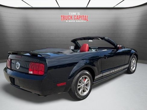 Used 2005 Ford Mustang Convertible image 8