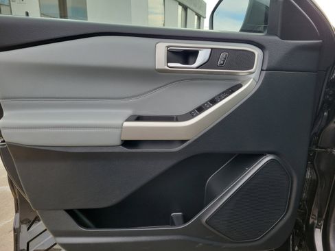 Certified 2023 Ford Explorer XLT w/ Equipment Group 202A image 18