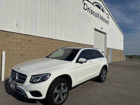 Used 2019 Mercedes-Benz GLC 300 4MATIC image 2