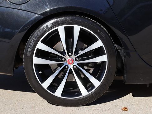 Used 2019 Jaguar XJ L Portfolio image 58