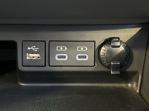 Used 2024 Toyota Highlander Platinum AWD/4WD image 36