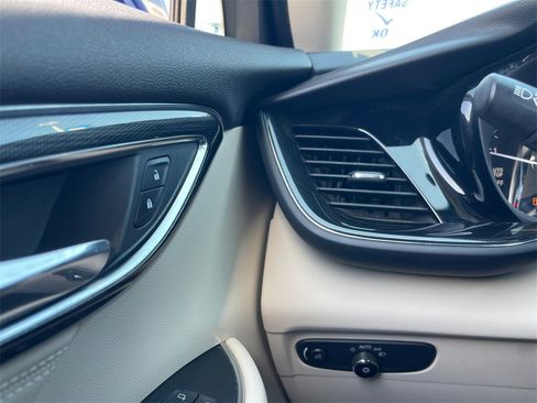 Used 2022 Buick Envision Preferred image 21