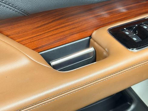 Used 2023 Lincoln Navigator Reserve AWD/4WD image 13