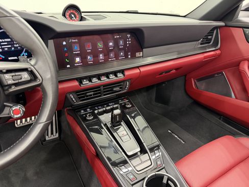 Certified 2025 Porsche 911 Targa 4 GTS AWD/4WD image 36