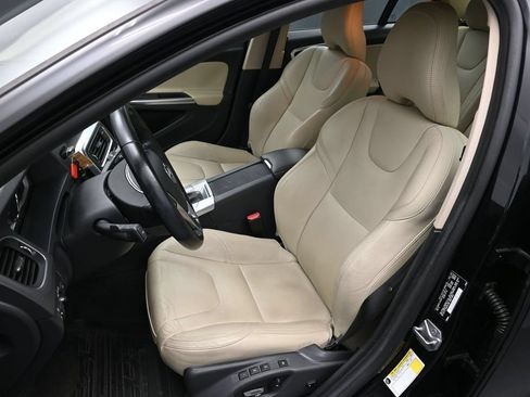 Used 2018 Volvo S60 T5 Dynamic w/ Vision Package FWD image 5