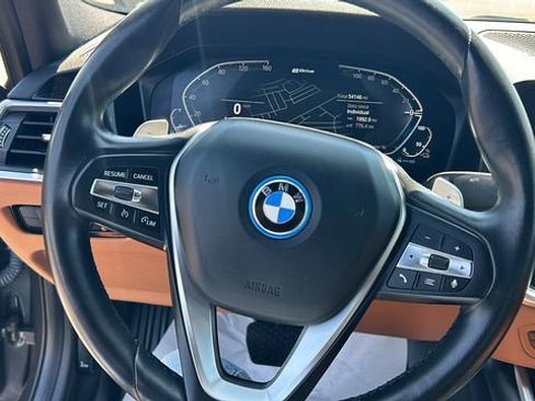 Used 2022 BMW 330e w/ Convenience Package image 19