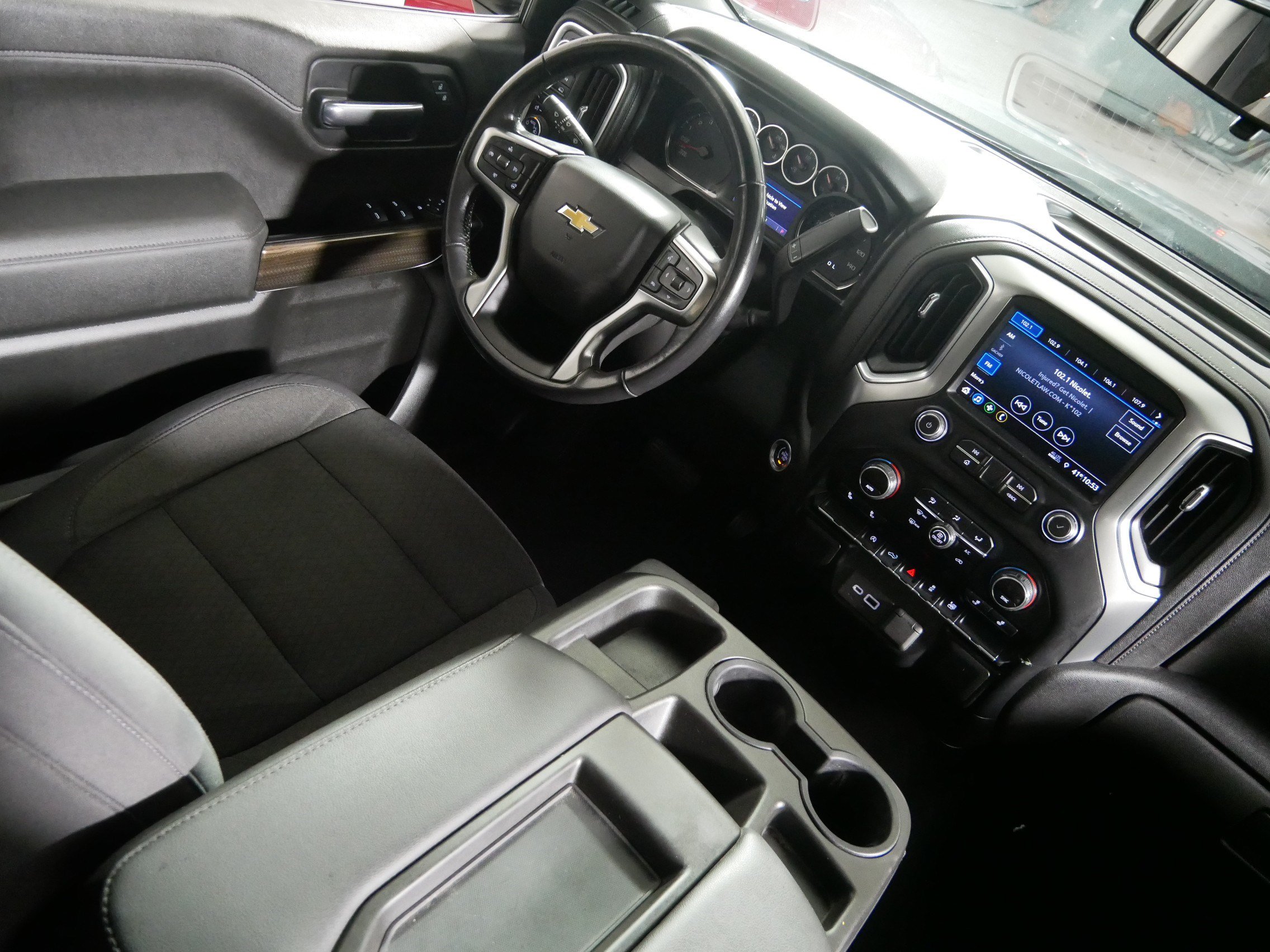 Used 2019 Chevrolet Silverado 1500 LT w/ All-Star Edition AWD/4WD image 9