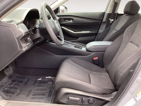 Used 2025 Honda Accord SE image 26