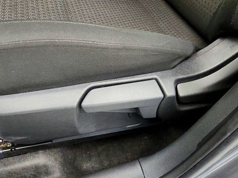 Used 2025 Nissan Kicks S FWD image 11