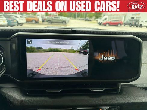 Used 2025 Jeep Gladiator Sport AWD/4WD image 13
