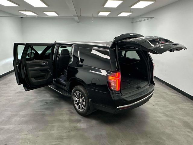 Used 2022 Chevrolet Suburban LT w/ LT Signature Plus Package AWD/4WD image 43