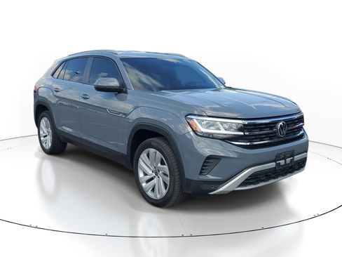 Used 2020 Volkswagen Atlas Cross Sport SE FWD image 2