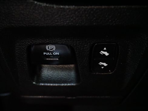 Used 2019 RAM 1500 Laramie image 27