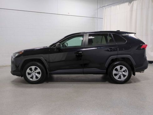 Used 2022 Toyota RAV4 LE image 3