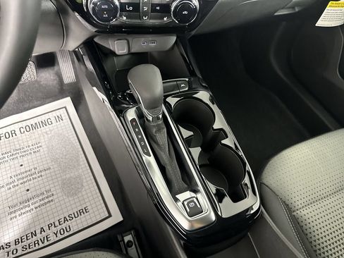 New 2026 Chevrolet Trax LT w/ LT Convenience Package FWD image 17