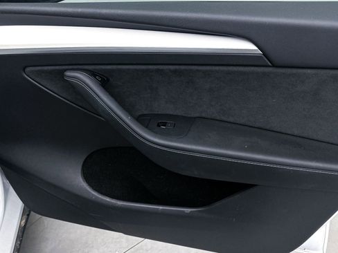 Used 2022 Tesla Model Y Performance AWD/4WD image 30