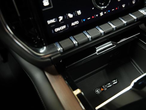 New 2026 GMC Yukon Denali image 41