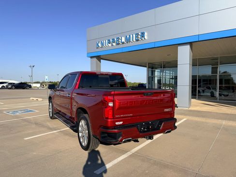 Used 2019 Chevrolet Silverado 1500 High Country w/ Technology Package AWD/4WD image 8