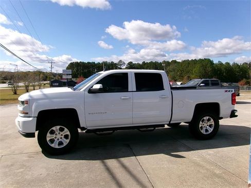 Used 2018 Chevrolet Silverado 1500 LT w/ All Star Edition image 4