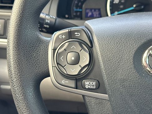 Used 2012 Toyota Camry LE FWD image 27
