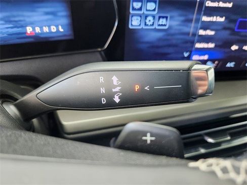 Certified 2025 Chevrolet Traverse LT image 9