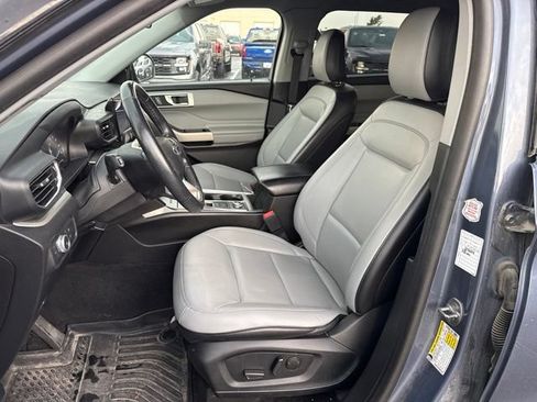 Used 2021 Ford Explorer XLT w/ Equipment Group 202A AWD/4WD image 11