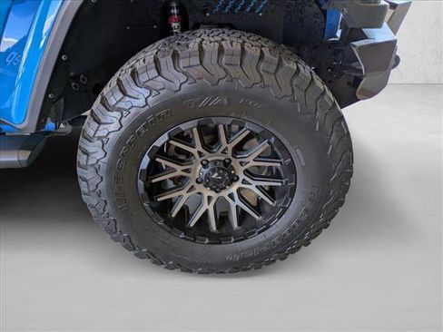 Used 2021 Jeep Gladiator Sport image 24